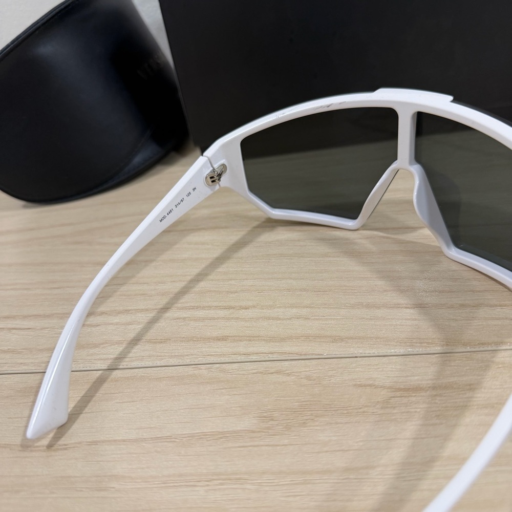 Versace Shield Shades Unisex Sunglasses, VE4461 White - Picture 4 of 7